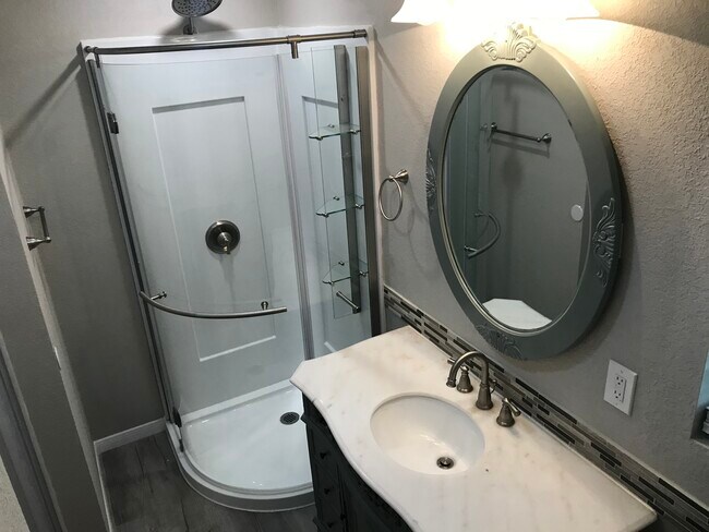 Building Photo - 1126 W Woodard St