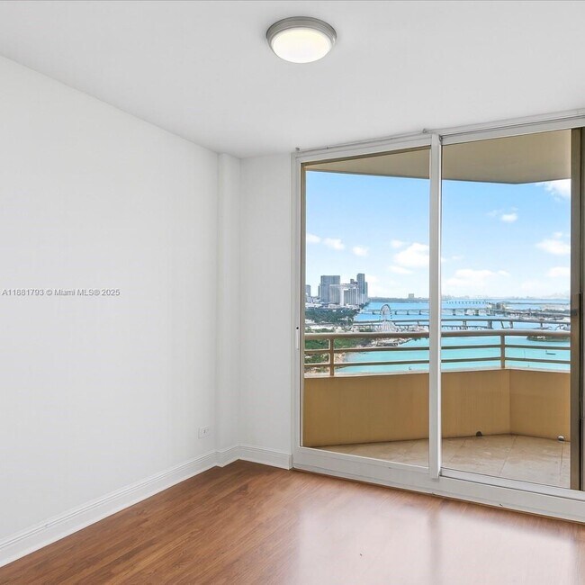 Building Photo - 888 Brickell Key Dr