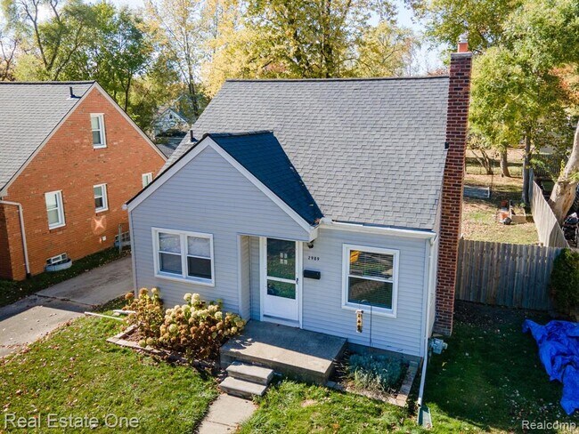 Building Photo - 2989 Cummings Ave