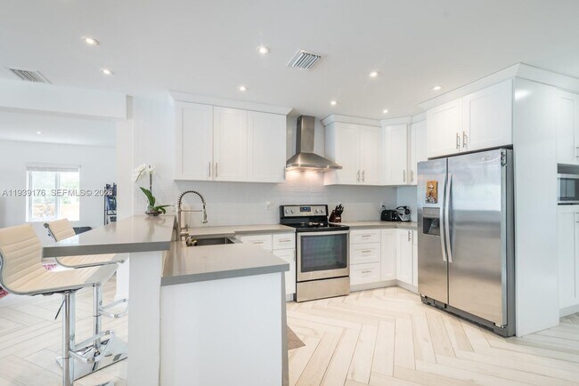 Building Photo - 44 NW 40th St