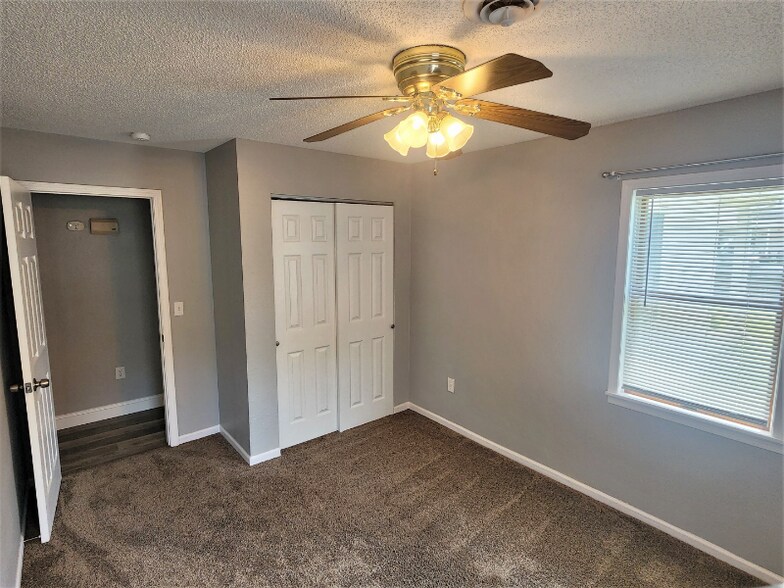 Building Photo - 312 E Adams St