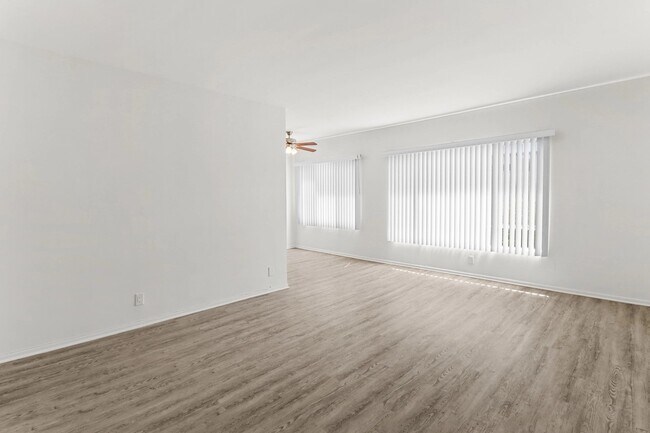 Interior Photo - 11660 Chenault Street,