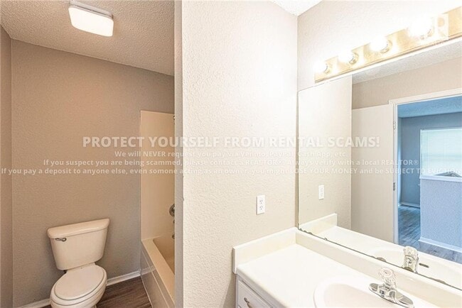 Building Photo - 688 W Martha Dr