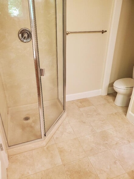 Master Bath - 547 Santa Clara Ave