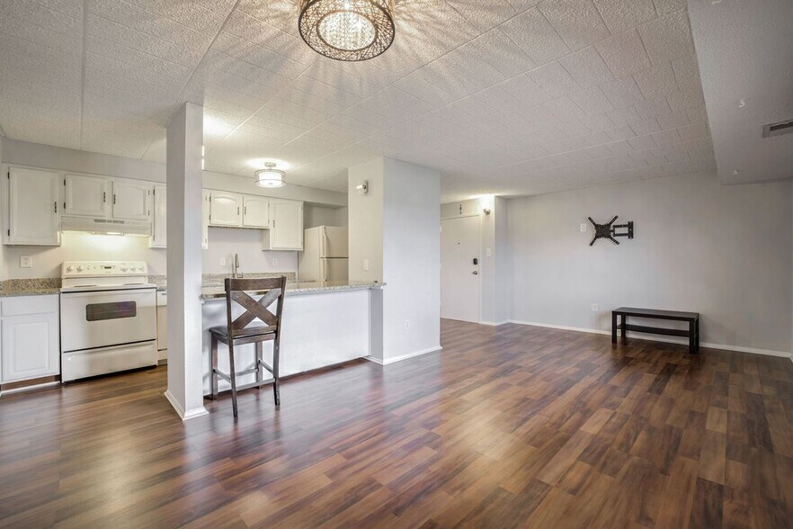 Building Photo - 997-C HEATHER RIDGE DR, 3C