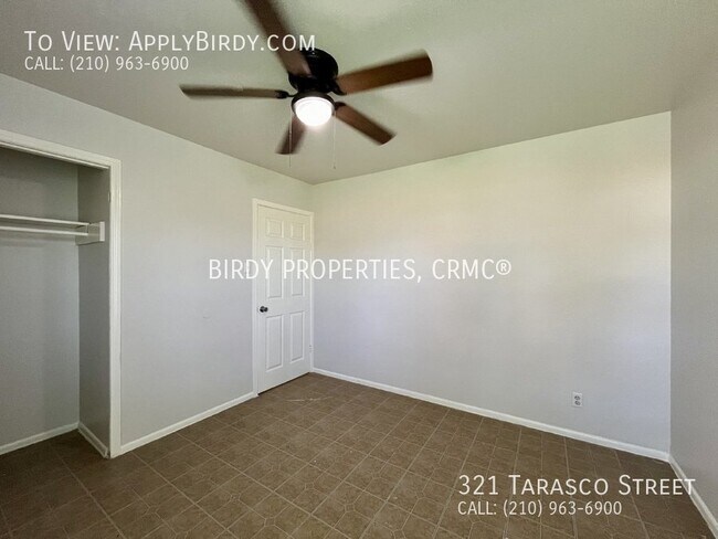 Building Photo - Charming 2-Bedroom Duplex in San Antonio, ...