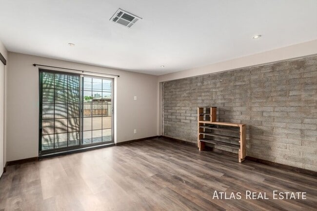 Building Photo - 224 W Montecito Ave