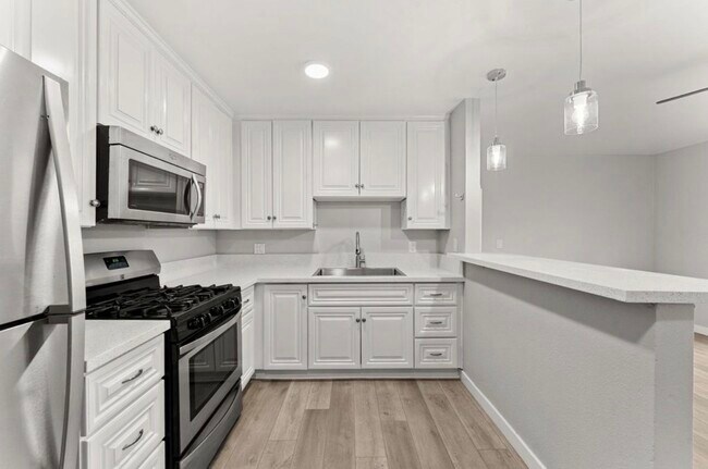 Building Photo - 320 Willie James Jones Ave