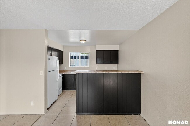 Building Photo - 6502 N 17th Ave