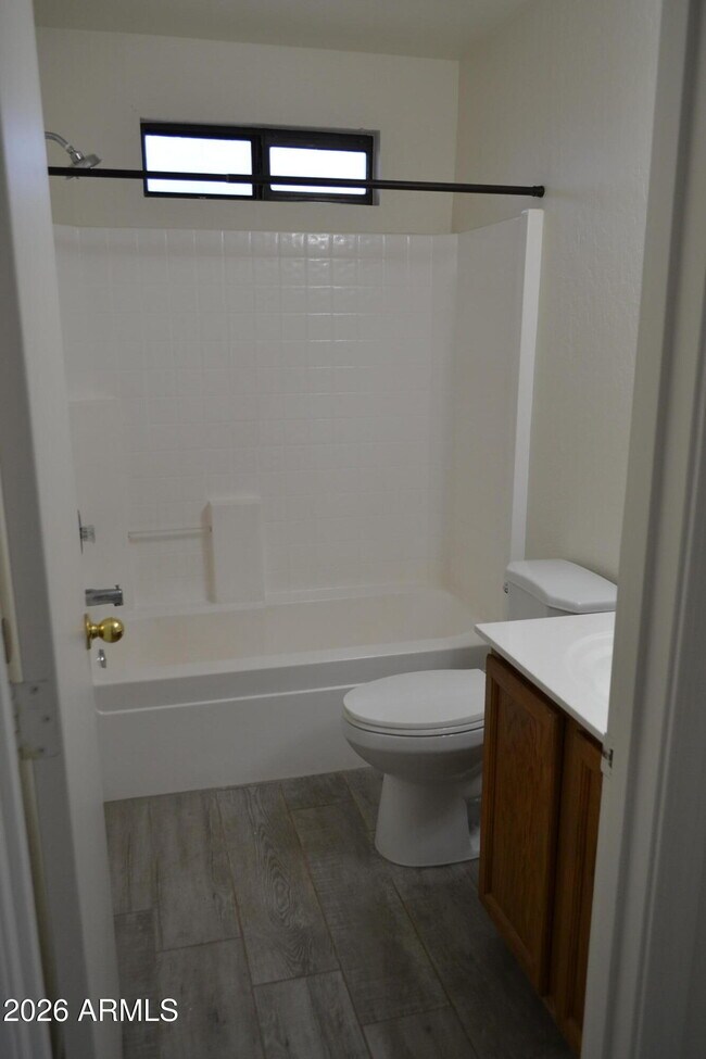 Building Photo - 445 E Osage Ave