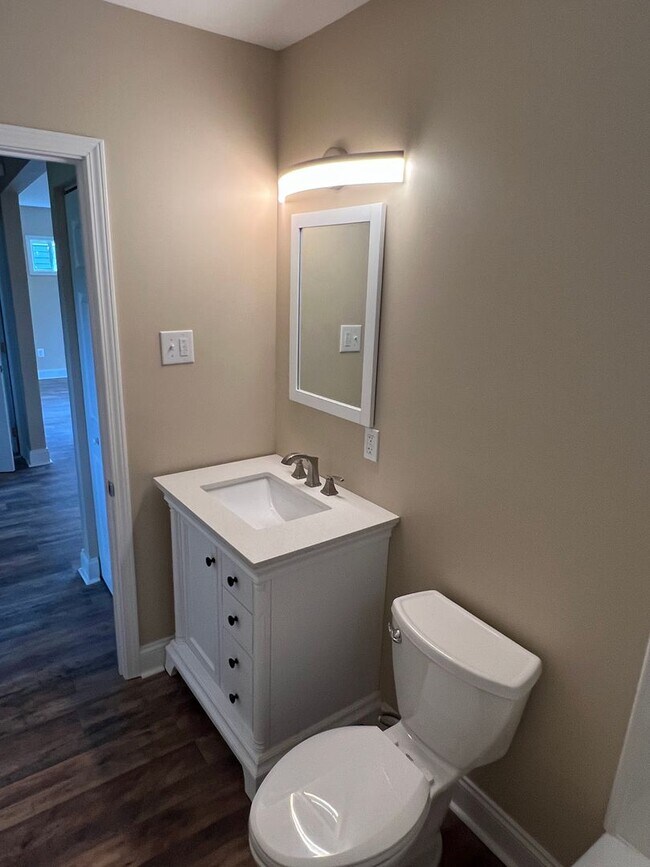 Building Photo - 4 Bed/1 Bath Home in Penn Hills-Completely...