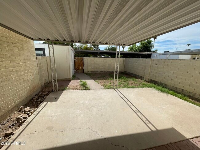 Building Photo - 613 N Pioneer Cir