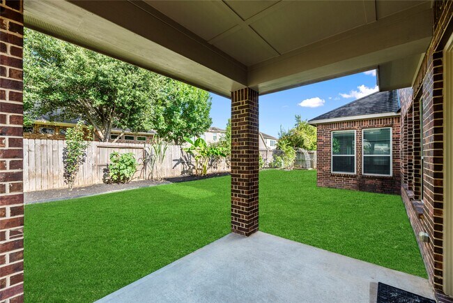 Building Photo - 10510 Trinity Springs Dr