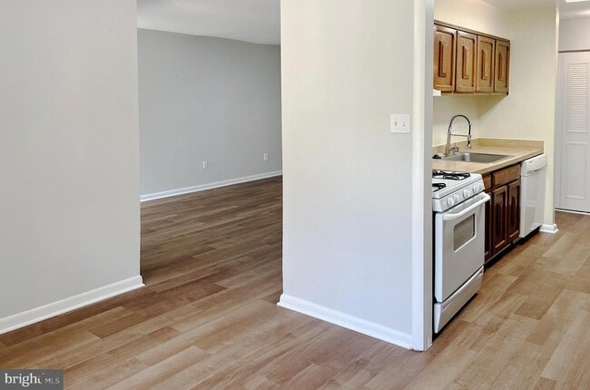 Building Photo - 3322 Woodburn Village Dr