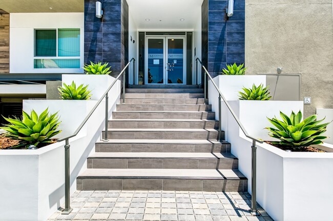 Interior Photo - MODERNO Luxury Living East
