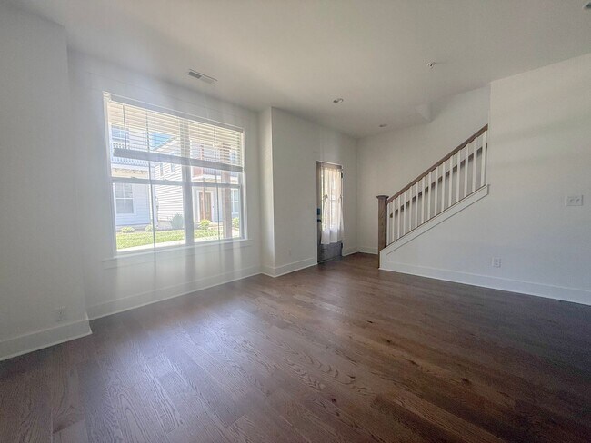 Building Photo - 3-Bedroom Townhome with Pool Access Near Downtown Cookeville