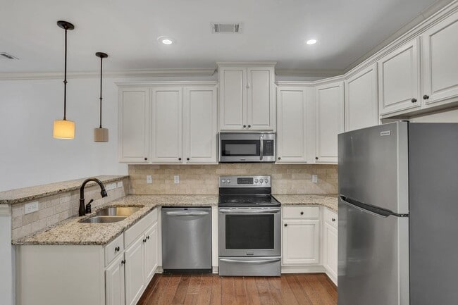 Building Photo - Rosemary Gate Townhome For Rent