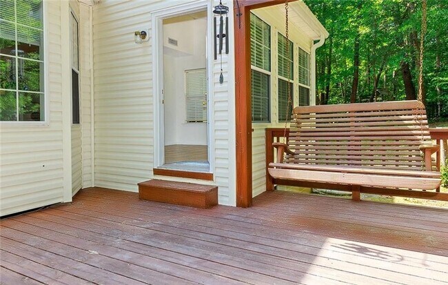 Building Photo - LONGHILL STATION