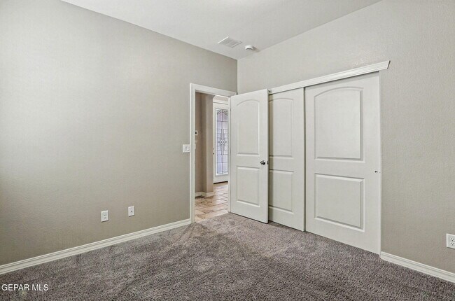 Building Photo - 12360 Desert Path Ct