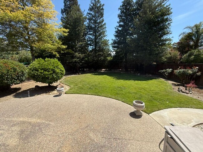 Building Photo - Pleasanton’s Windsor Community 4 bed / 2.5 bath,  Great schools, close to Downtown