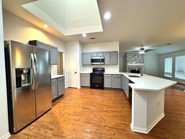 Building Photo - 3002 Summerfield Ridge Ct