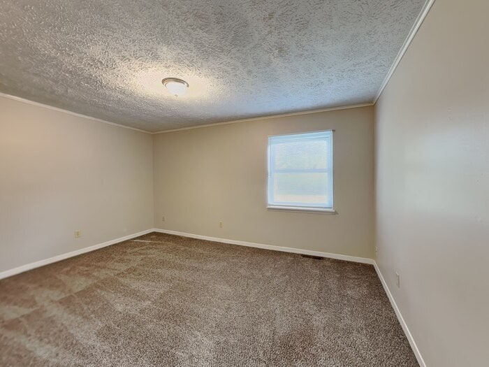 Building Photo - 1502 Elizabeth Dr