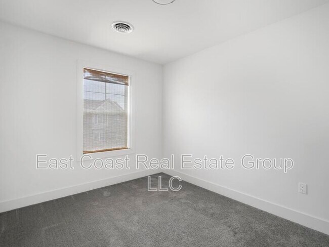 Building Photo - 11089 Gopher Dr N