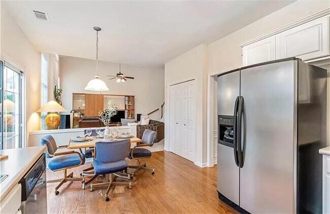 Building Photo - 932 Wendlebury Ct