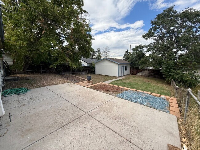 Building Photo - 1745 W Virginia Ave