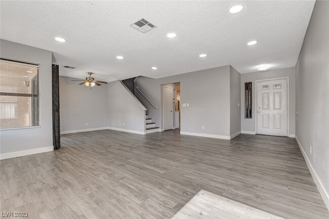 Building Photo - 3928 N Cobble Creek Ct