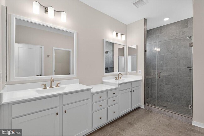 Building Photo - 22832 Tawny Pne Sq