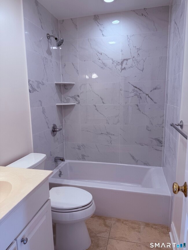 Building Photo - 1707 Summer St