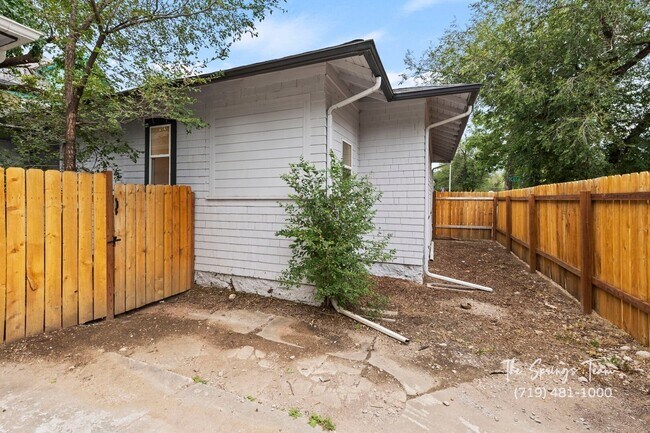 Building Photo - 1130 W Colorado Ave