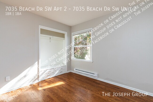 Building Photo - 7035 Beach Dr SW