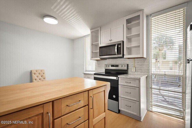 Building Photo - 901 Ocean Blvd