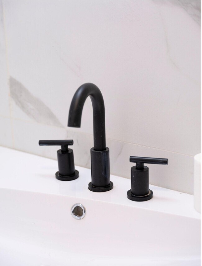 Building Photo - 1009 S Federal Hwy