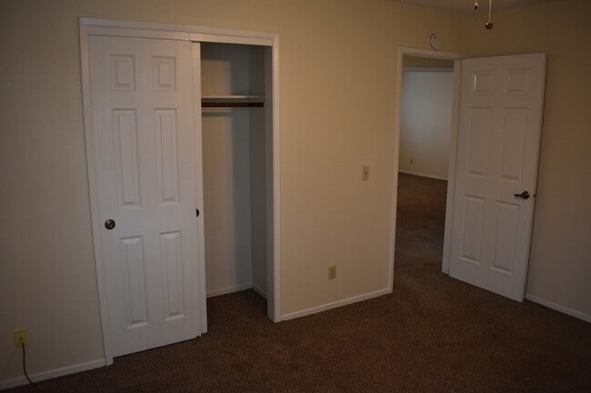 Building Photo - 4727 E Alamos Ave