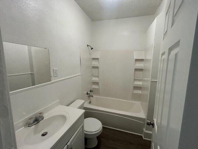 Building Photo - 2511 20th Place Ensley