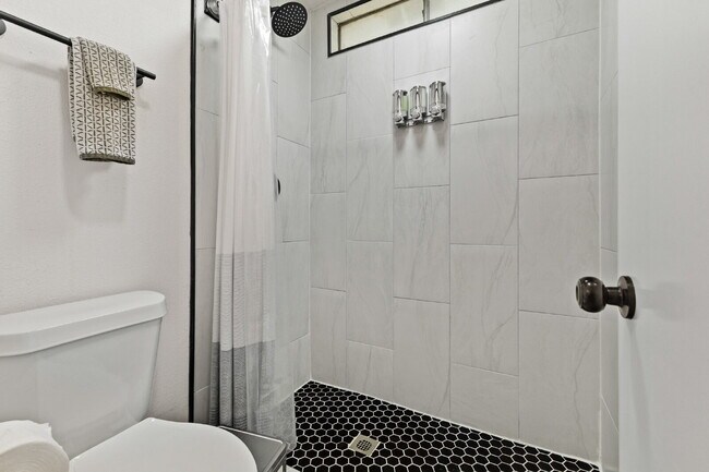 Building Photo - 5522 Allbrook