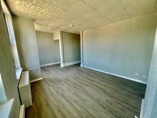 Building Photo - 810 Amity St