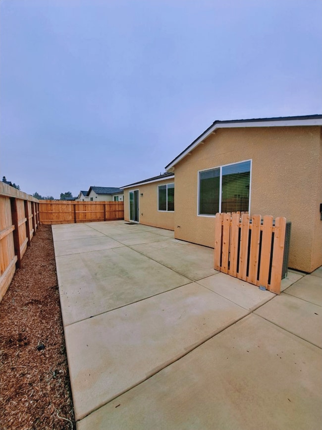 Building Photo - RENT REDUCED TO $2490 - New Fresno Home with Bonus Room & Solar!