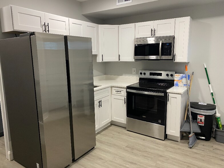 Building Photo - 5019 Belair Rd