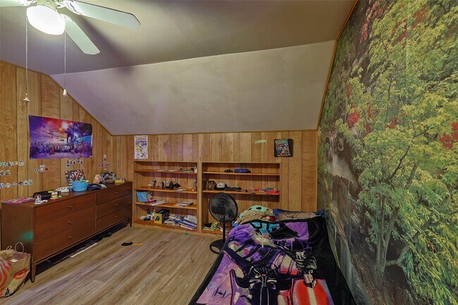Building Photo - 18 Maples Ln