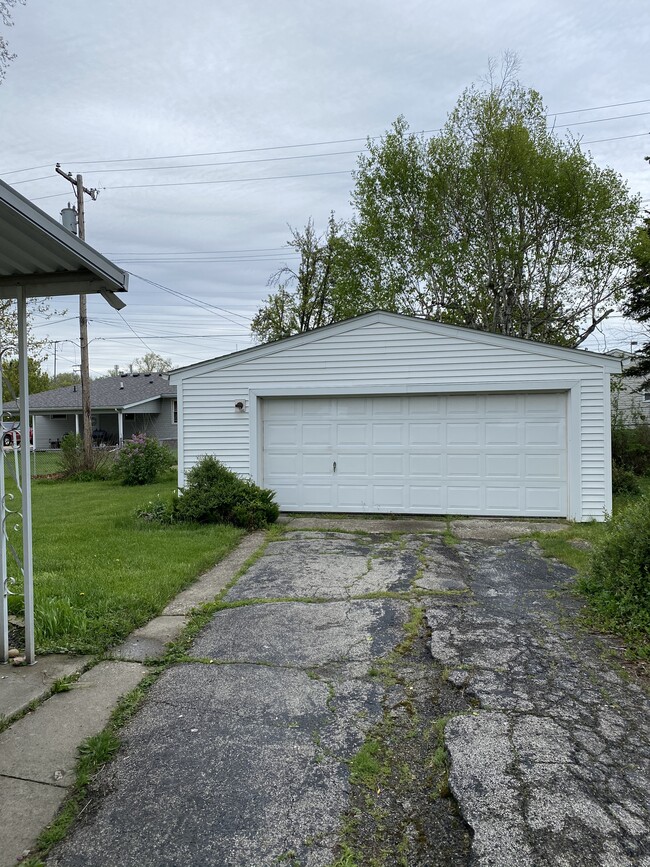 2 Car Garage - 128 Standish Dr