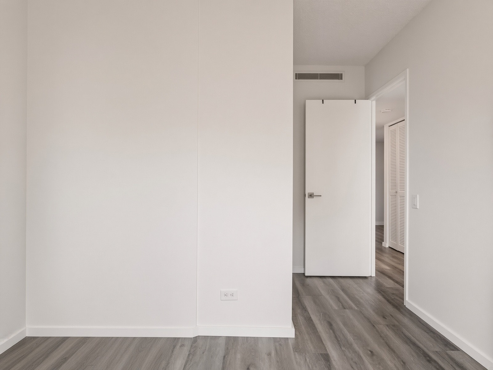 2nd BR - 225 Queen St