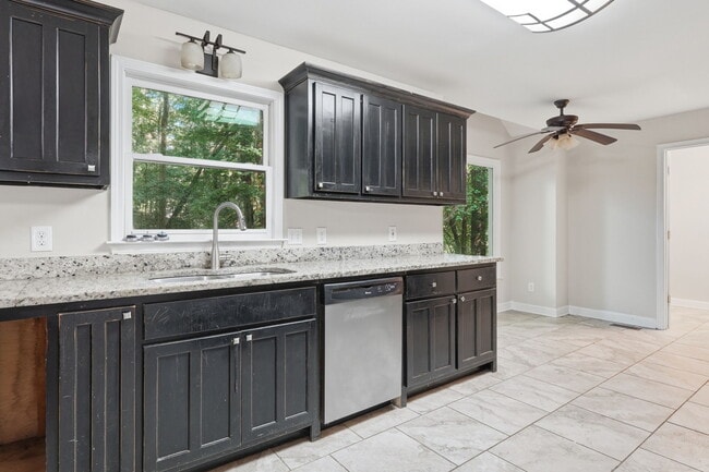 Building Photo - 2753 Allyn Dr NW