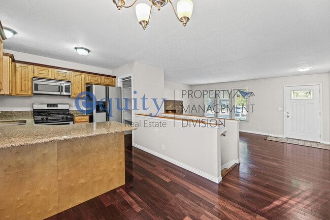 Building Photo - 7102 Brookhill Dr E