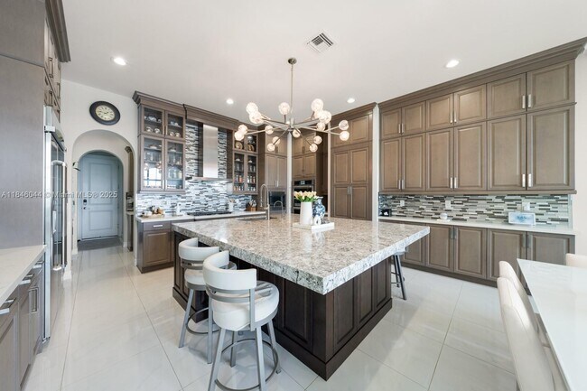 Building Photo - 8545 Watercrest Cir E