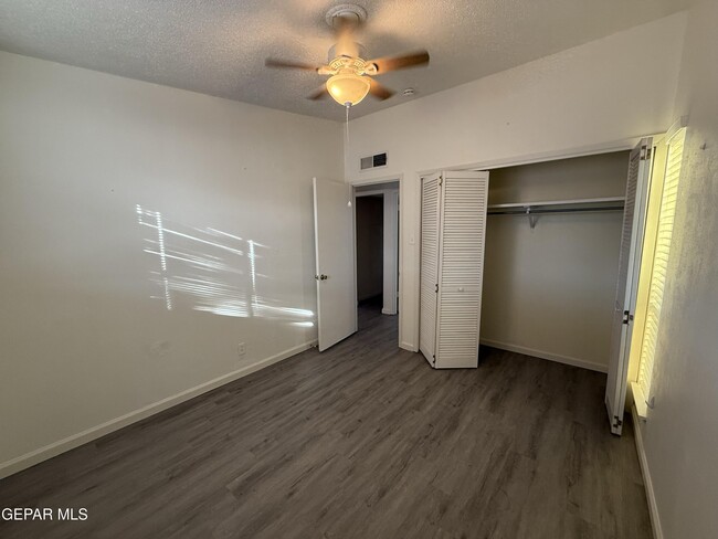 Building Photo - 3216 Drumond Rd