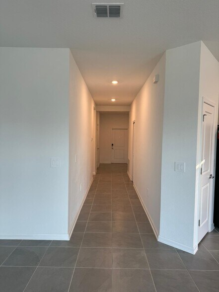 Building Photo - 788 Daring Dr